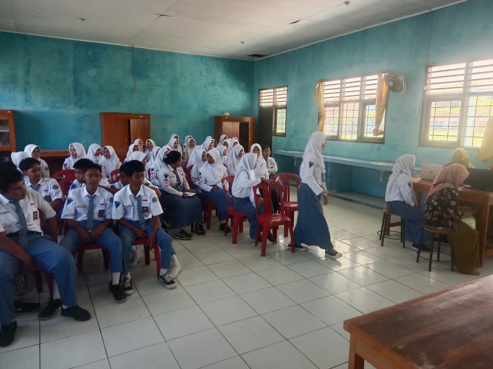 Pelayanan Perekaman KTP-el Pemula SMAN 1 Ngambur Kabupaten Pesisir Barat