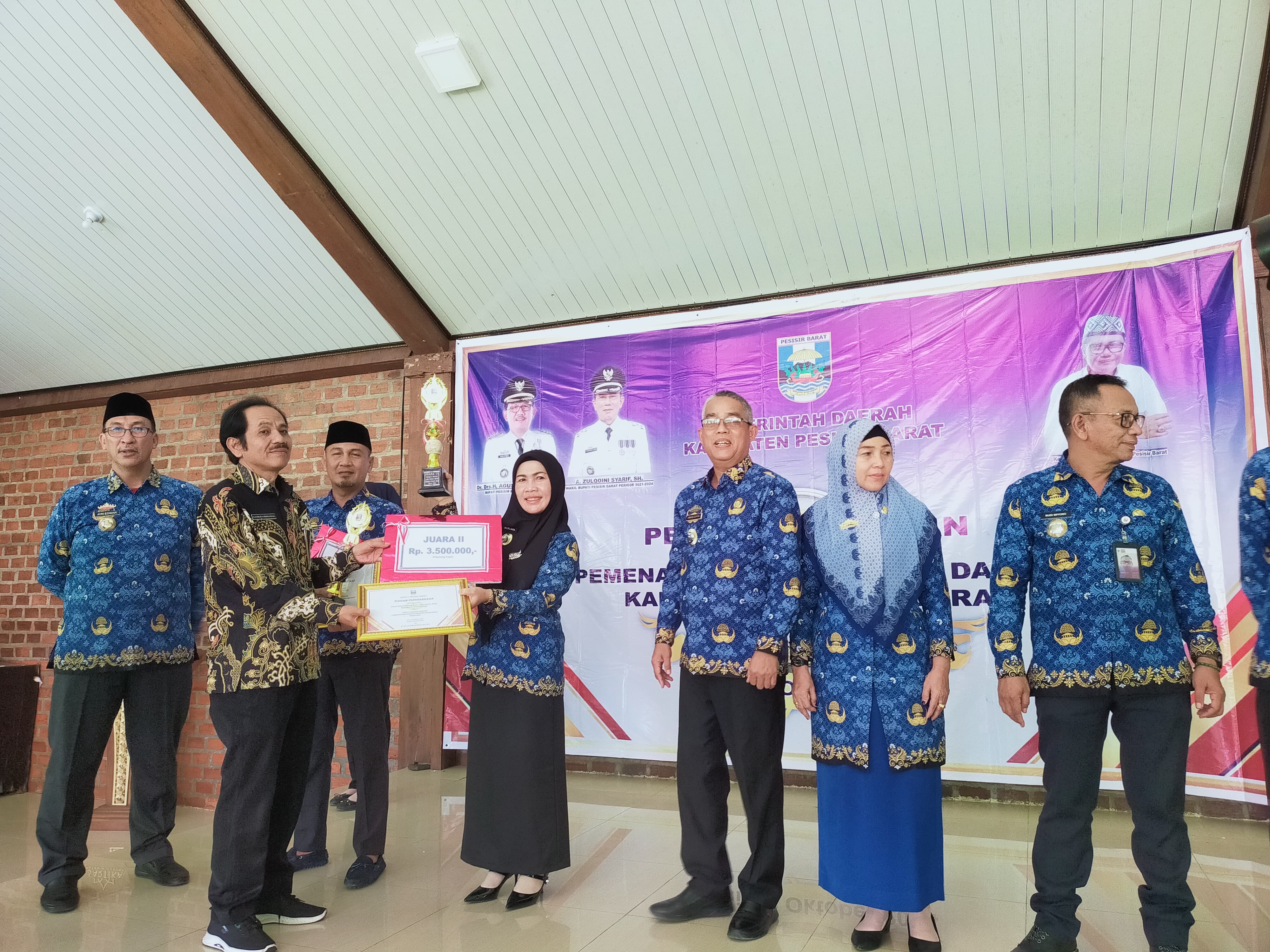 Dinas Kependudukan dan pencatatan Sipil Kabupaten Pesisir Barat memenangkan Lomba Inovasi Daerah